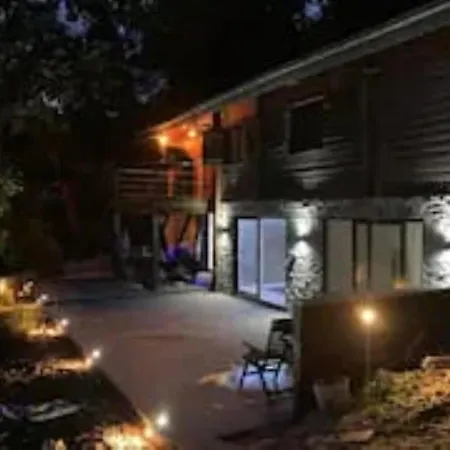 Chalet In The Woods With Jacuzzi And Sauna Manhay