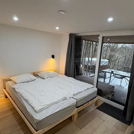 In The Woods With Nordic Bath Chalet